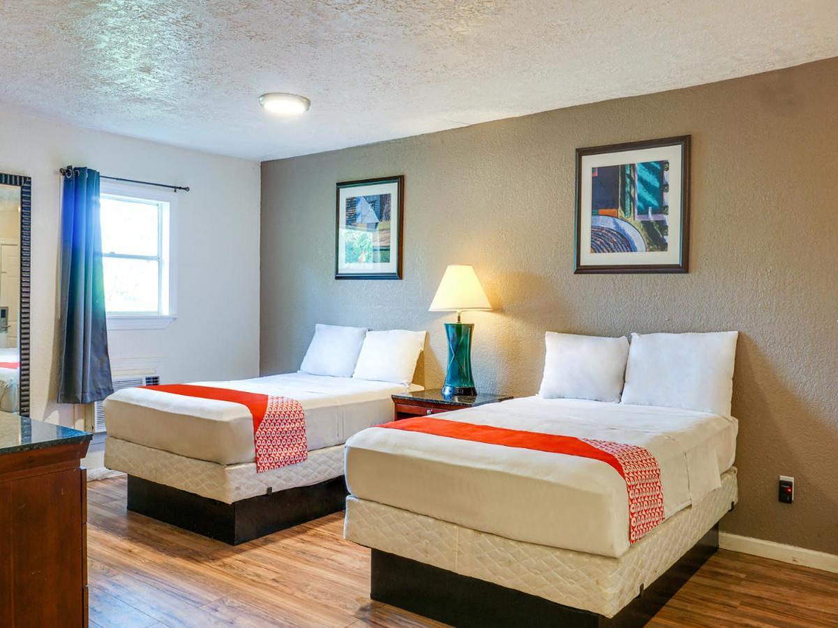 Oyo Hotel Austin Street 吉丁斯 外观 照片