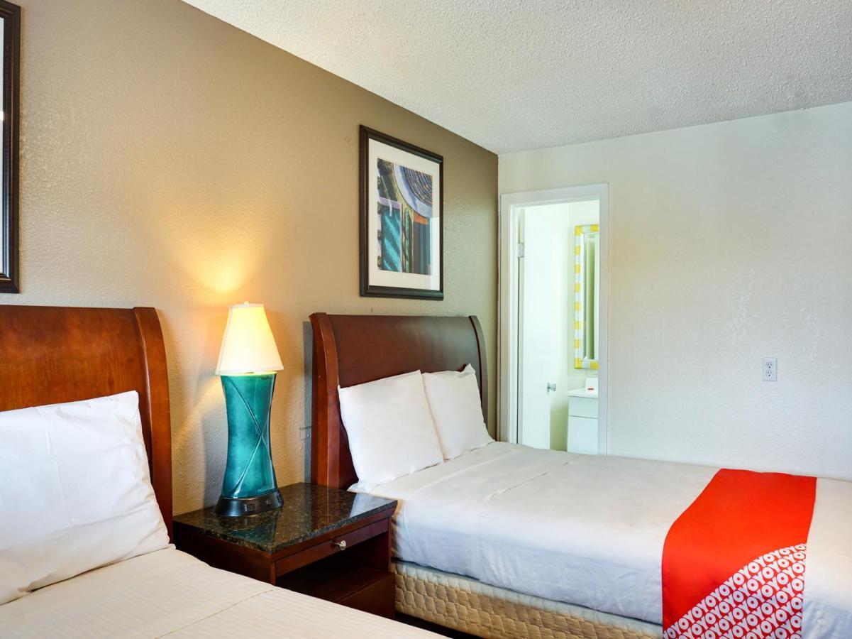 Oyo Hotel Austin Street 吉丁斯 外观 照片